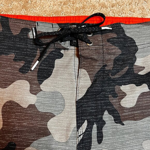 O’Neill Hyperfreak Camo Board Shorts XLONG Outdoor Camping Hiking Hunting EUC 32 - Picture 4 of 10